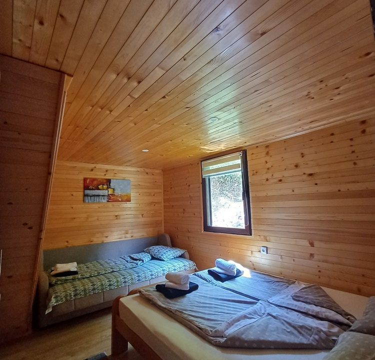 Splav La playa jezero perućac (5)