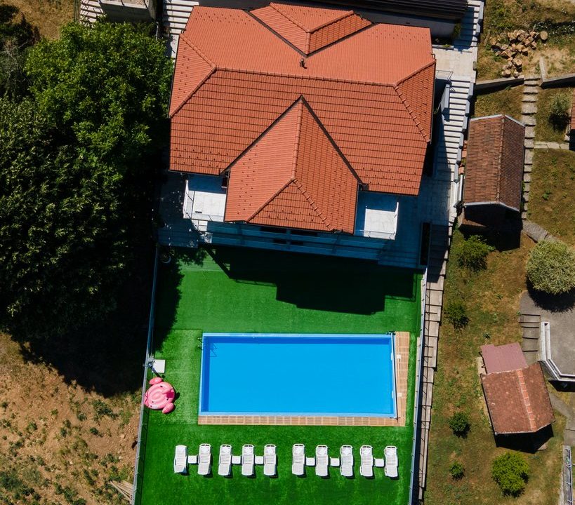 perućac-apartmani-drinska-priča-smeštaj-sa-bazenom (8)
