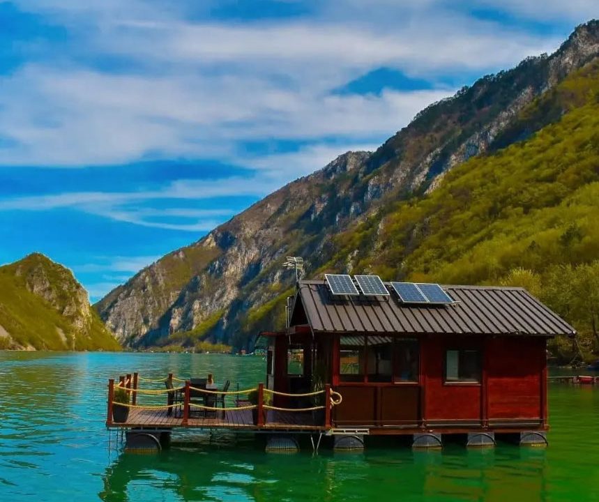 splav-victoria-jezero-perucac-smeštaj-11