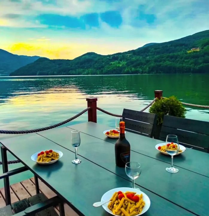 splav-victoria-jezero-perucac-smeštaj-12