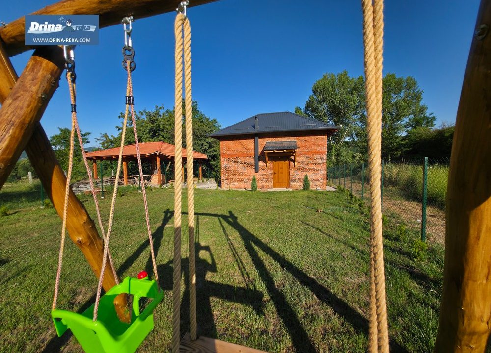 vikendica-gaga-pored-drine-smeštaj-skelani-2