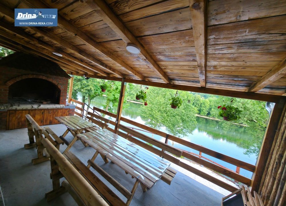 vikendica-gaga-pored-drine-smeštaj-skelani-3