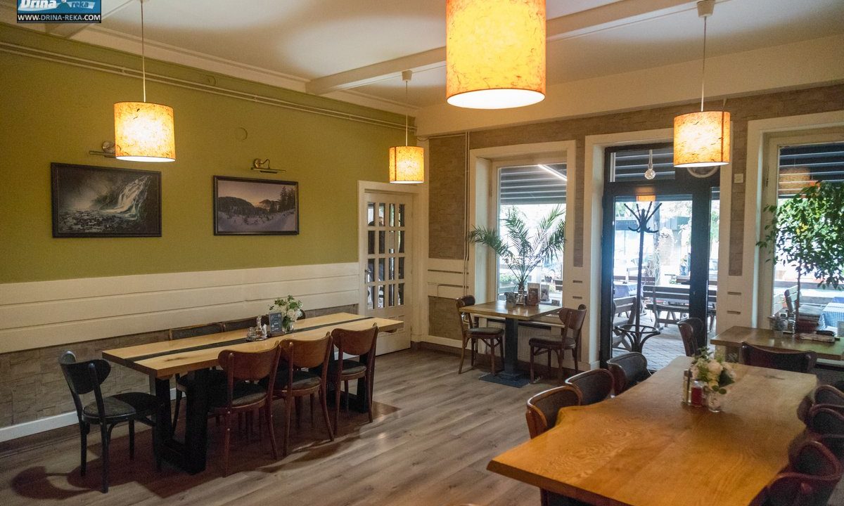 restoran-dve-lipe-bajina-bašta-drina-kućica-na-drini (16)