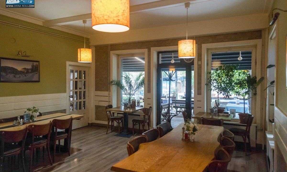 restoran-dve-lipe-bajina-bašta-drina-kućica-na-drini (17)