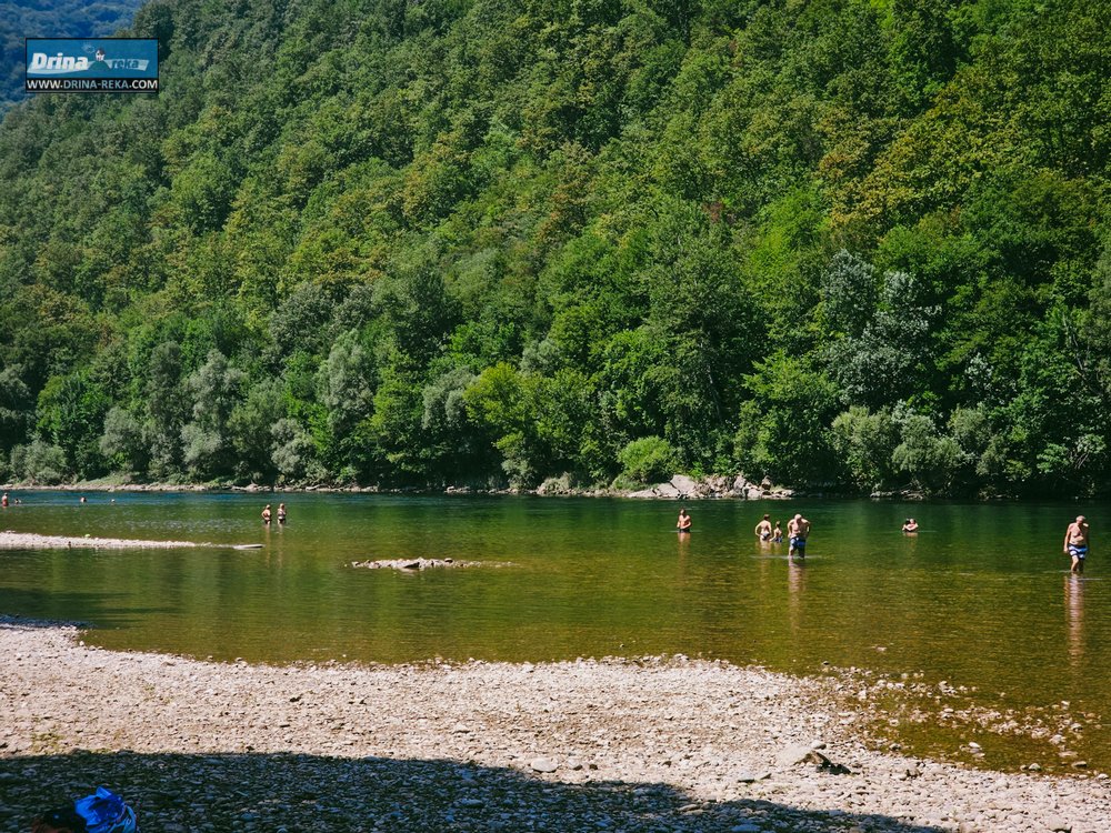 PLAŽA NA DRINI KOD BAJINE BAŠTE- UŠĆE ROGAČICE